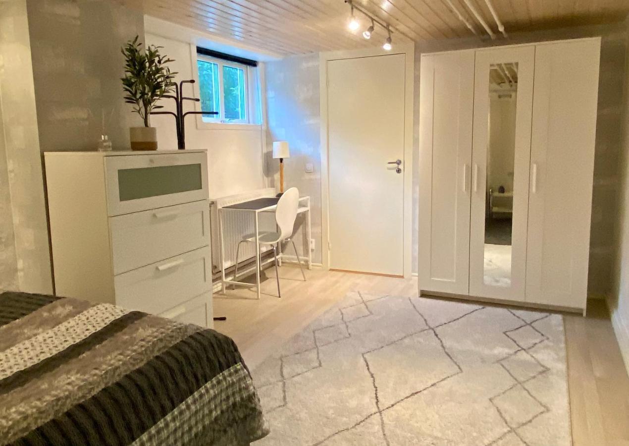 Lower Floor Of 50 Sqm In Nice Villa With Parking Stockholm Exteriör bild